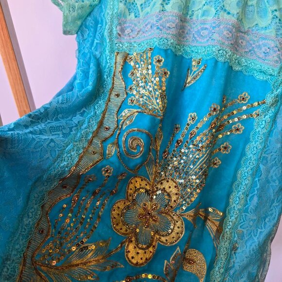 Blue Velvet and Vintage Gold Embroidered Top | Roselani Jasmin | Size Medium - Picture 7 of 8